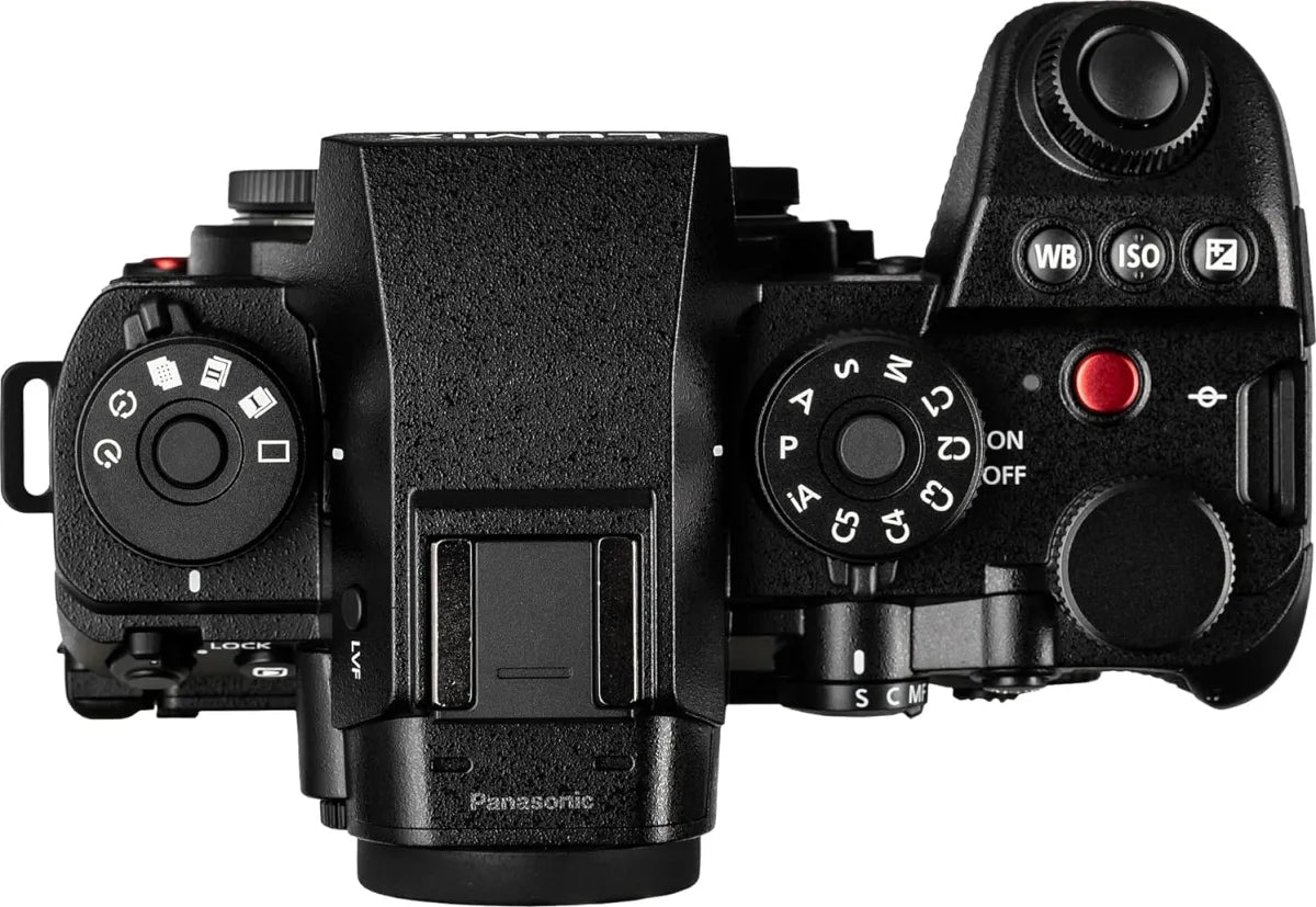 Panasonic LUMIX S1 IIE Mirrorless Camera with 24-105mm f/4 Lens