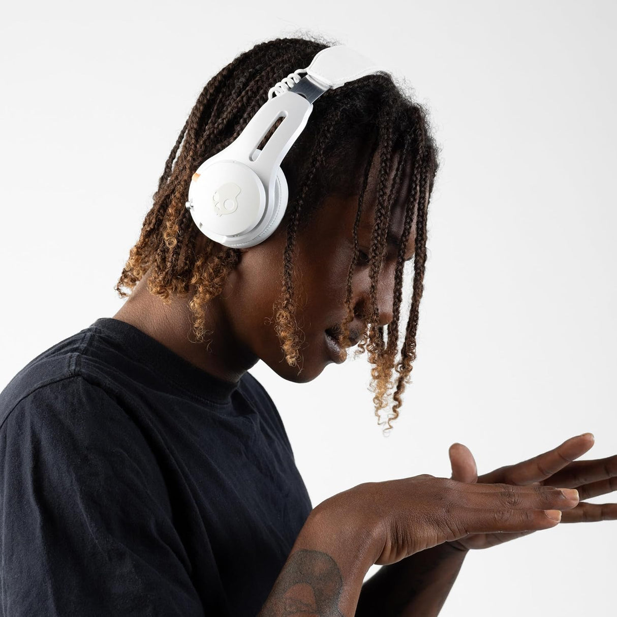 Skullcandy Icon ANC Wireless Active Noise-Canceling On-Ear Headphones (Bone)